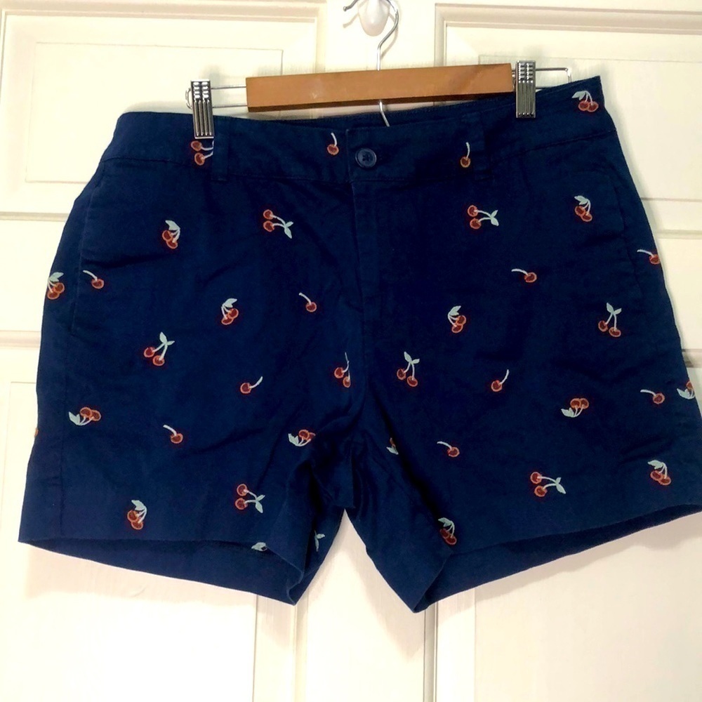 ST John’s Bay Woman’s Shorts Blue Cherry Embroidered Size 14